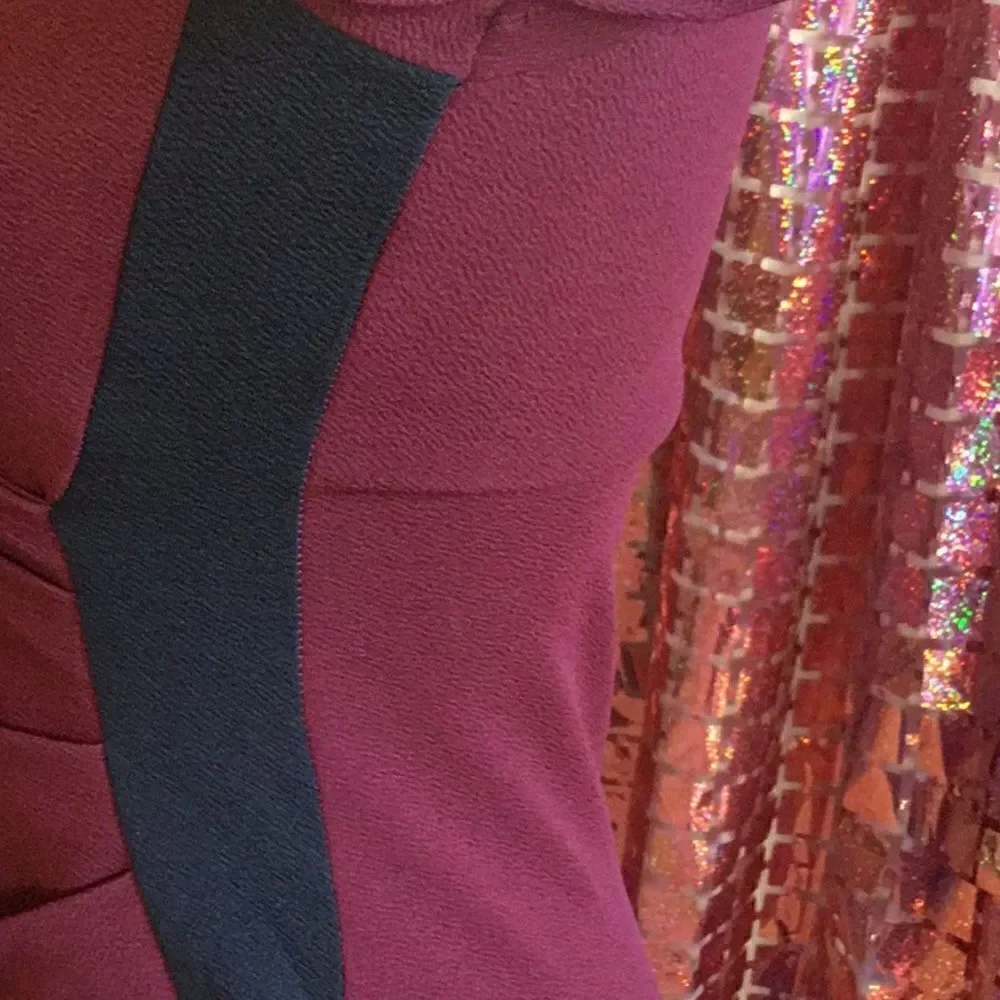 Short sleeved dress in 2 tone burgundy & black in small by ALMOST FAMOUS
